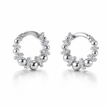 Ezüst csavart fülbevaló kövekkel és vésett bogyókkal – 4,2 g